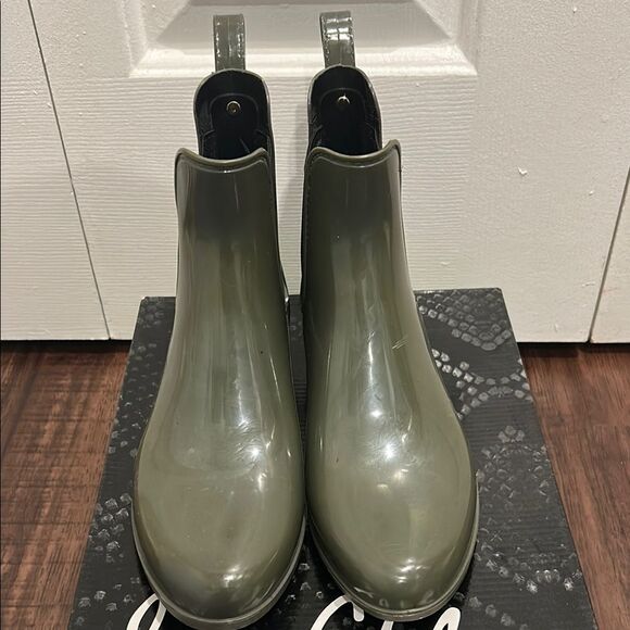 Sam Edelman Moss Green “Tinsley” Rain Boots, Size 7 - Picture 2 of 10